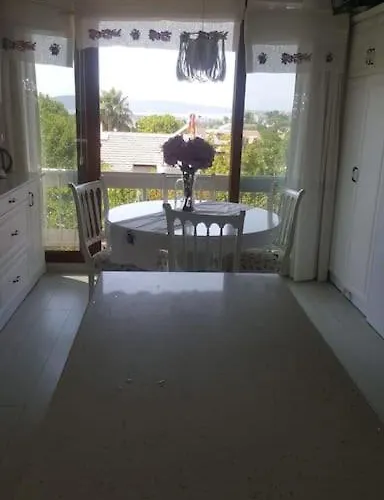 Sifne Yali'da 4 9kisi Yatak Kapasite Manzarali Vakantiehuis Çeşme