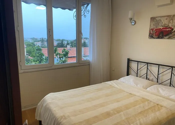 Sifne Yali'da 4 9kisi Yatak Kapasite Manzarali Vakantiehuis