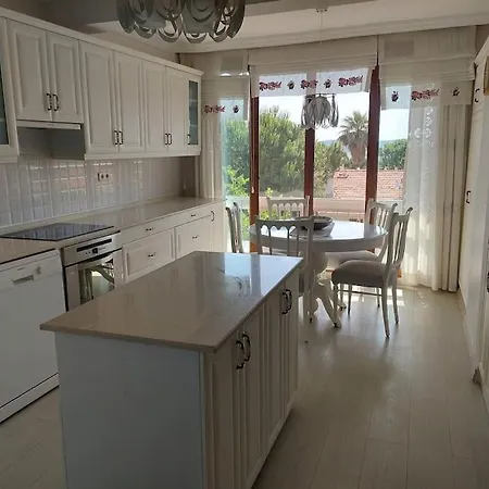 Sifne Yali'da 4 9kisi Yatak Kapasite Manzarali