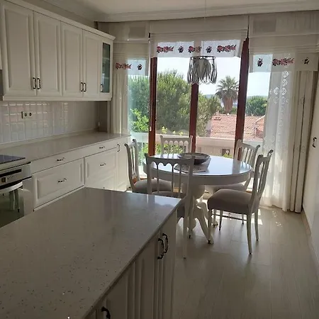 Sifne Yali'da 4 9kisi Yatak Kapasite Manzarali Holiday home Cesme