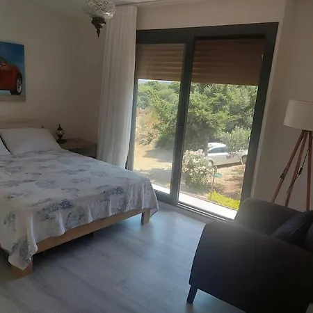 Holiday home Sifne Yali'da 4 9kisi Yatak Kapasite Manzarali Cesme
