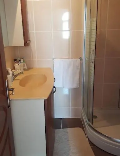 Sifne Yali'da 4 9kisi Yatak Kapasite Manzarali Casa de Férias Çeşme