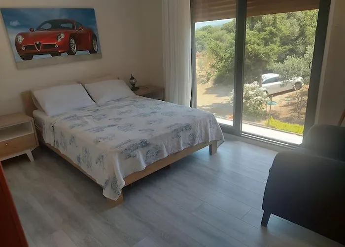 Sifne Yali'da 4 9kisi Yatak Kapasite Manzarali Casa de Férias Çeşme